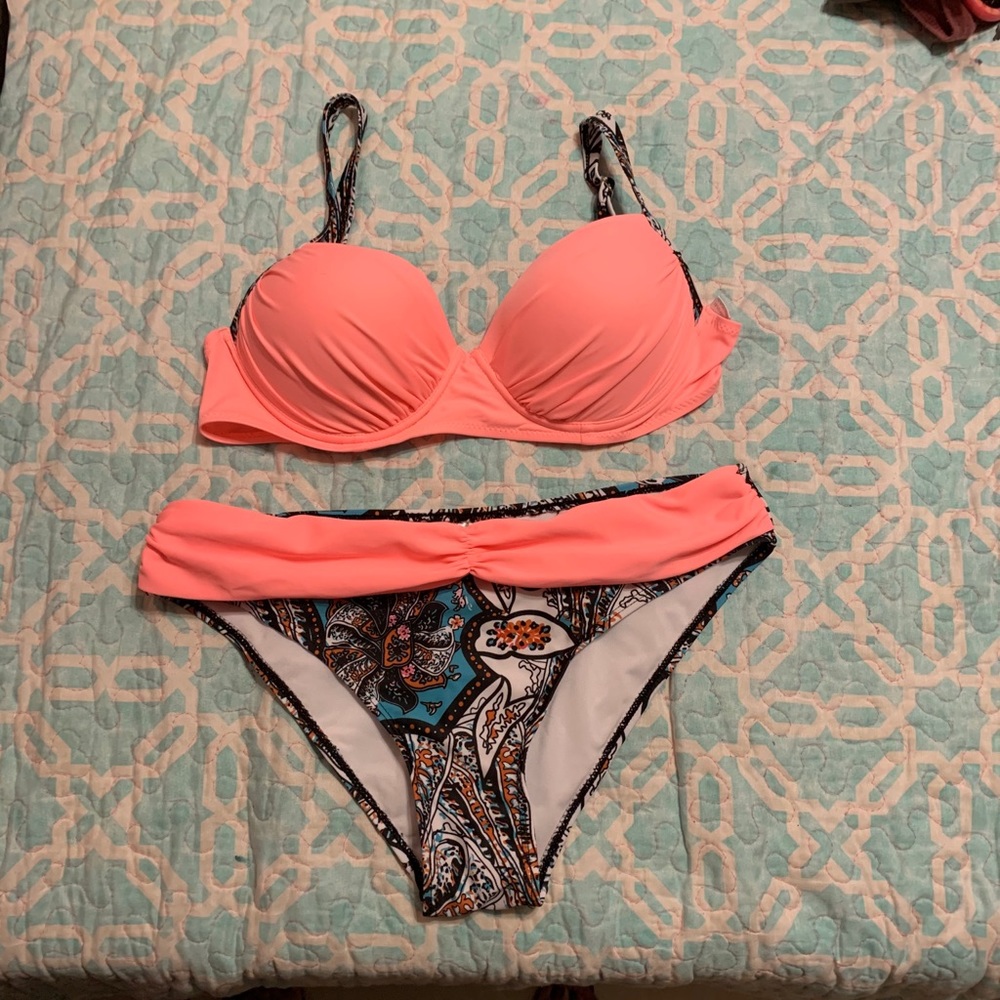Bathing suit 👙 2 piece fits like a large